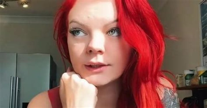 OnlyFans model asks Alexa for career advice because it's 'too cold to