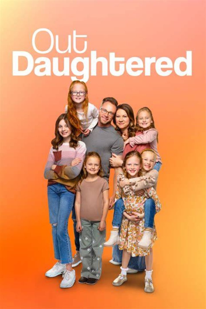 OutDaughtered Adam & Danielle Leave Their Daughters With GRANDMA To Go