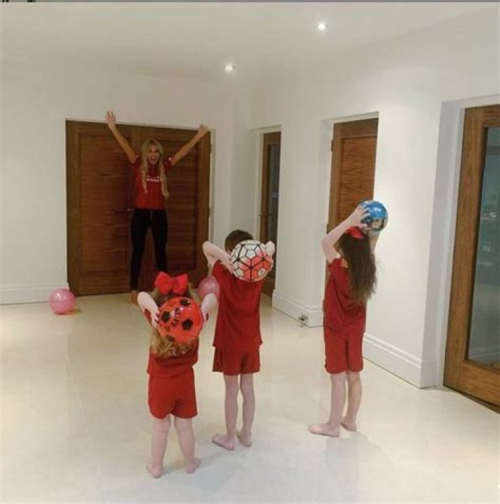 Paddy Mcguinness Children: Penelope Patricia McGuinness, Felicity Rose McGuinness, Leo Joseph McGuinness