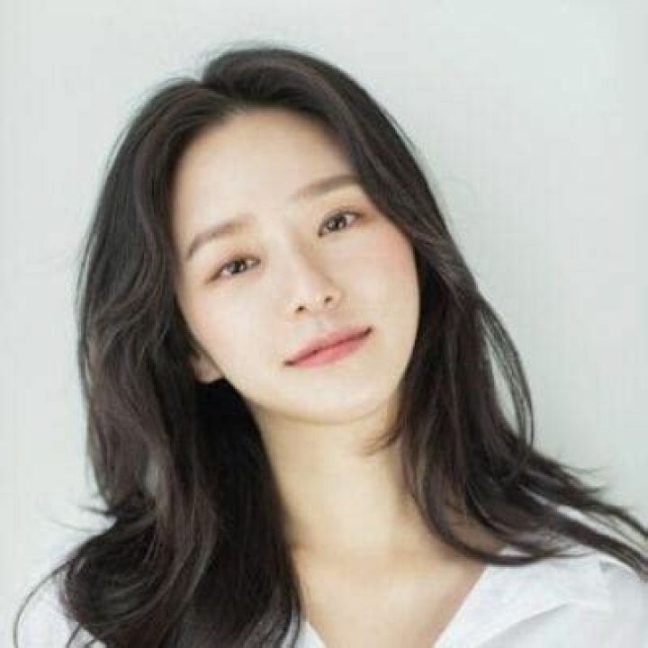 Park Gyu Young Boyfriend: Is She Dating Anyone? Wiki And Net Worth