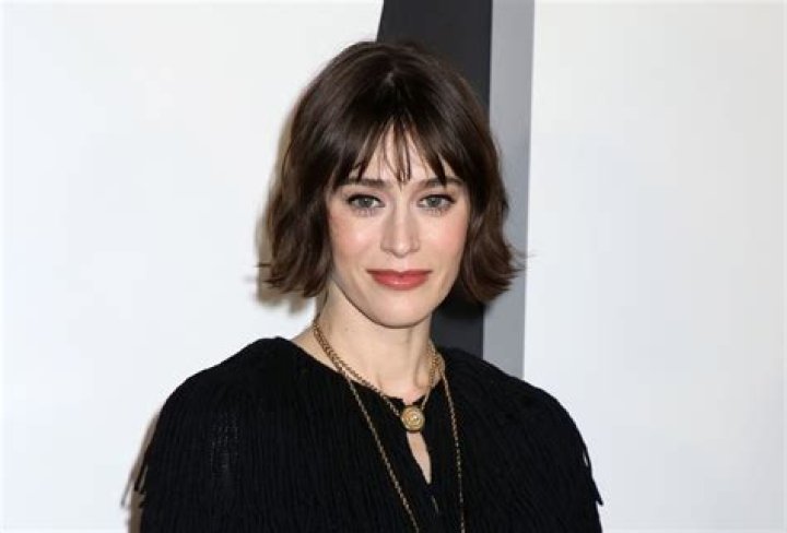 Picture of Lizzy Caplan