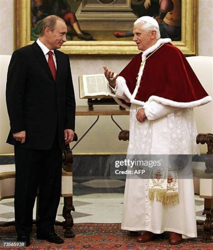 Pope Benedict XVI during a papal audience at St. Peter's Square in Vatican City. | Photo by Trinna Leong. Pope Benedict XVI during a papal audience at St. Peter's Square in Vatican City. | Photo by Trinna Leong.