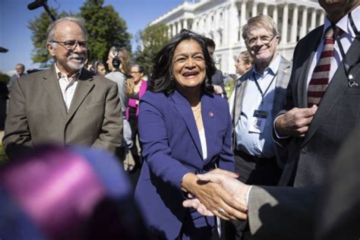 Pramila Jayapal introduces legislation to ban facial recognition tech