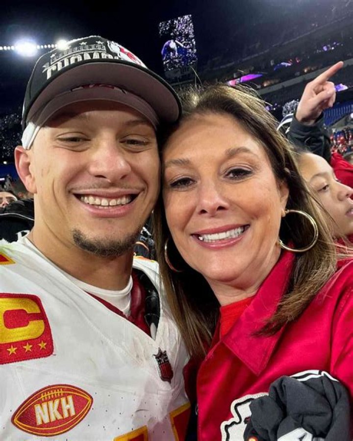 Randi Martin Pat Mahomes relationship, house, job, net worth, kids