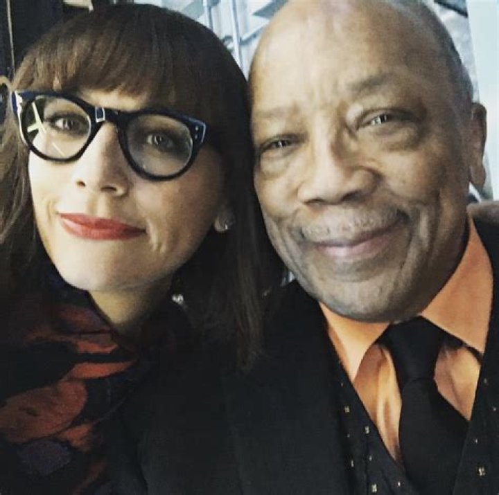 Rashida Jones Secretly Gives Birth to Baby Boy