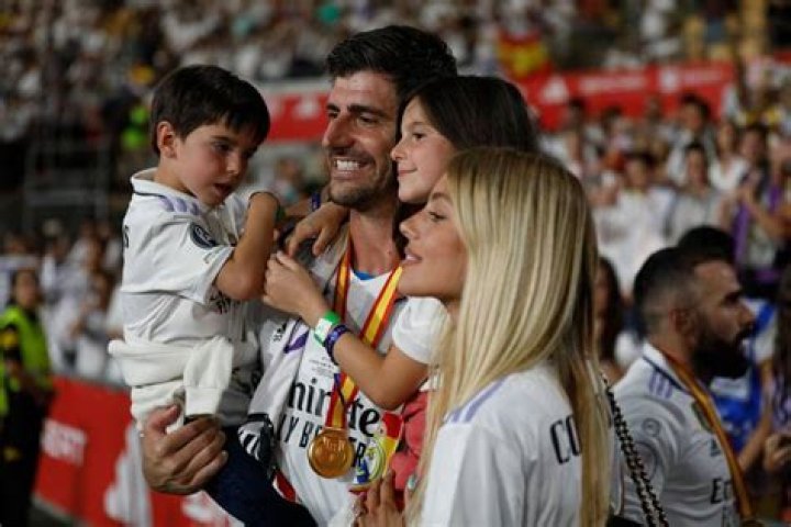 Real Madrid Families Chlo Is Karim Benzemas Girlfriend They Have A