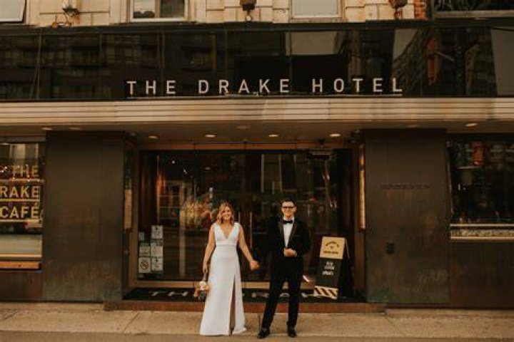 restaurants at the drake hotel in chicago