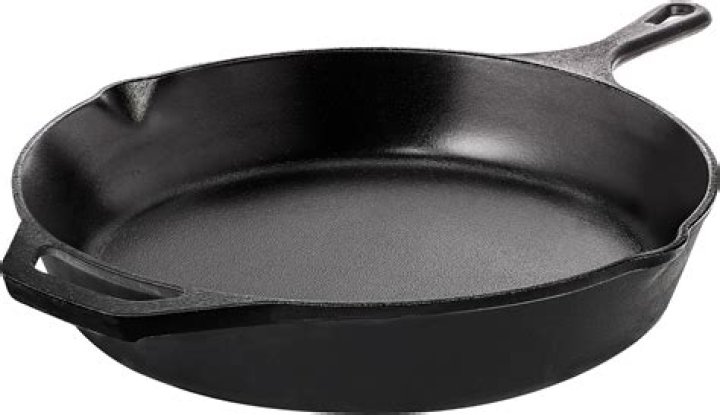 Reviewing Cast-Iron Skillets