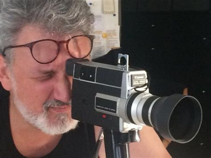 Ricardo Vega entrevista con el realizador de cine cubano