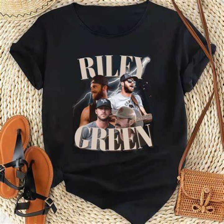 Riley Green Takes Fans Home to Alabama On His ‘Behind the Bar’ EP The