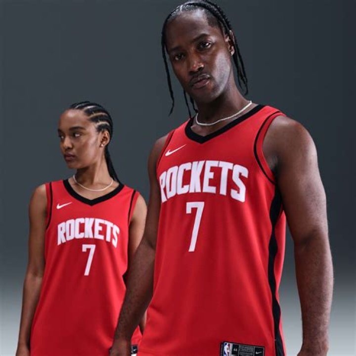 Rockets' Patrick Beverly fakes out Russell Westbrook (Video)
