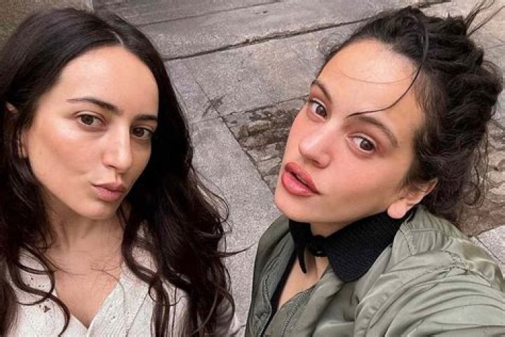 Rosalia Siblings Meet Pilar Vila Tobella