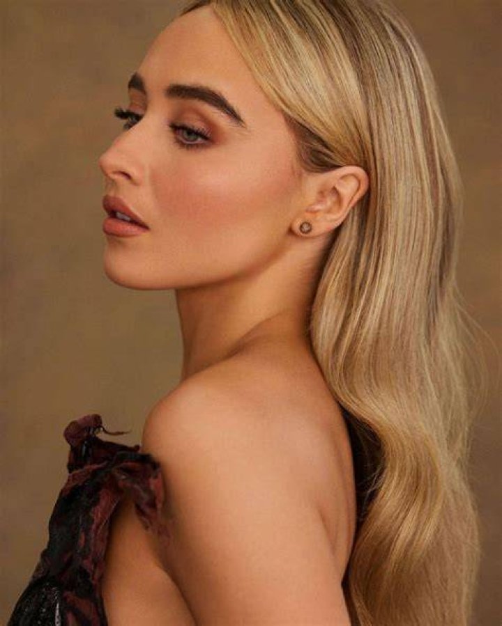 Sabrina Carpenter Looks So Much Different In 'Notion' Magazine See
