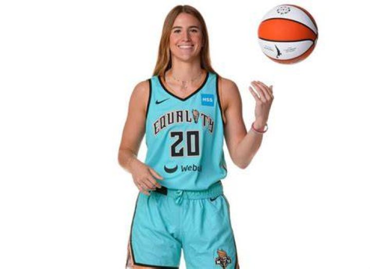 Sabrina Ionescu Bio, Age, Height, Boyfriend, Net Worth