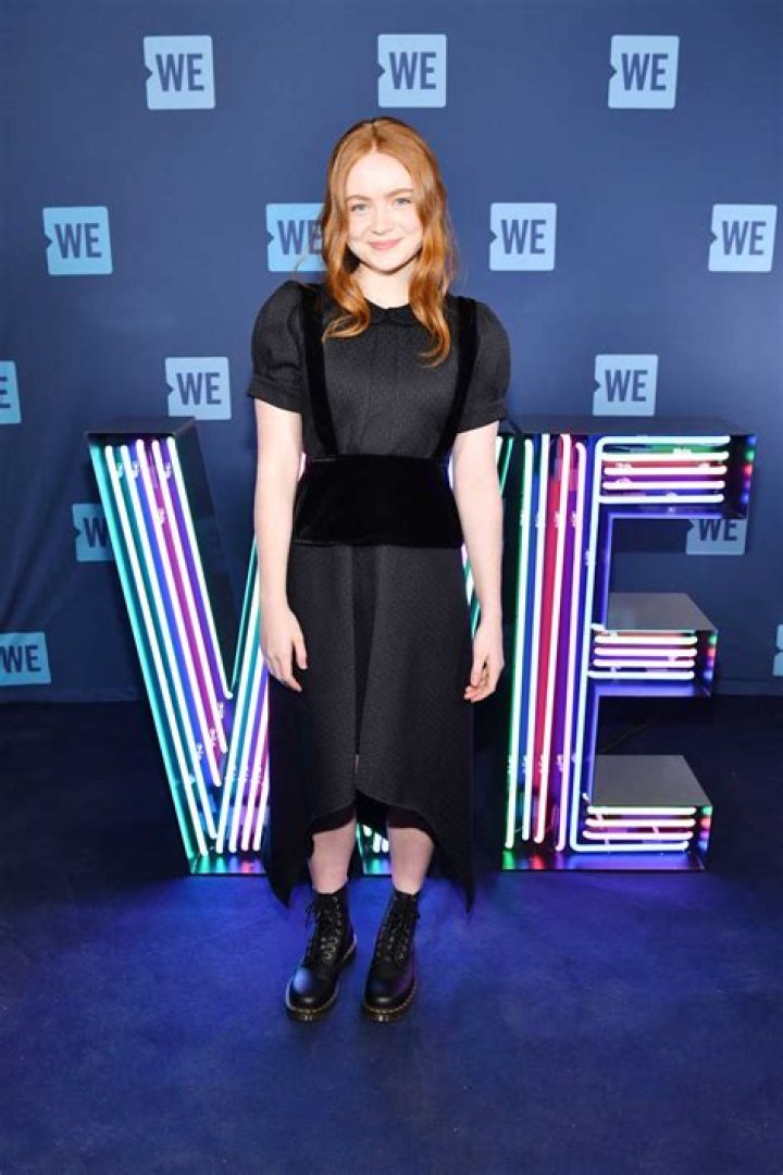 Sadie Sink in a Blue Hoody Goes Shopping with a Girlfriend at the