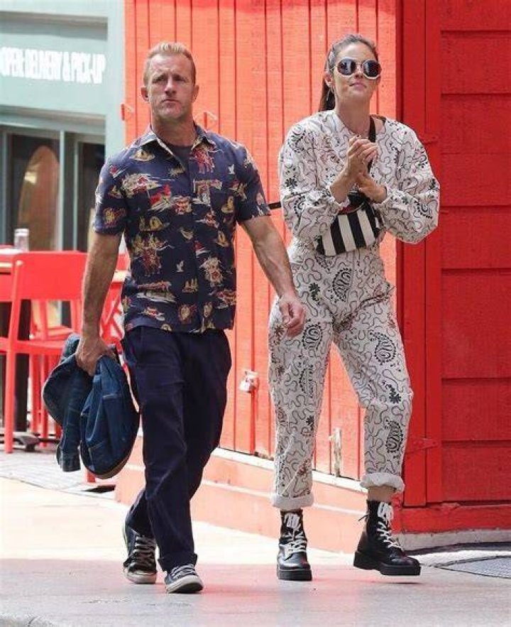 Scott Caan's Enjoying a Family Life With His Girlfriend And Daughter