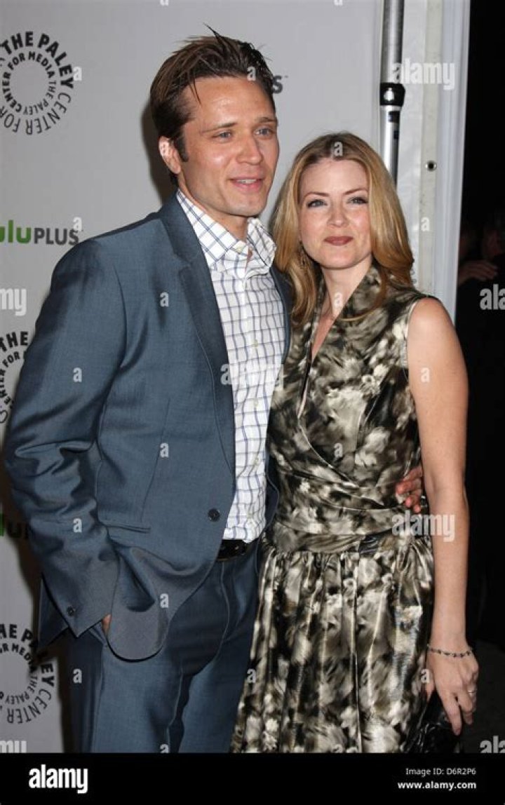 Seamus Dever and Juliana Dever Celebrity Couples at Award Shows 2013