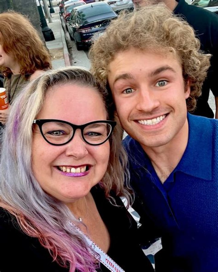 Sean Giambrone Age, Girlfriend, Height in Feet, Net Worth, Parents