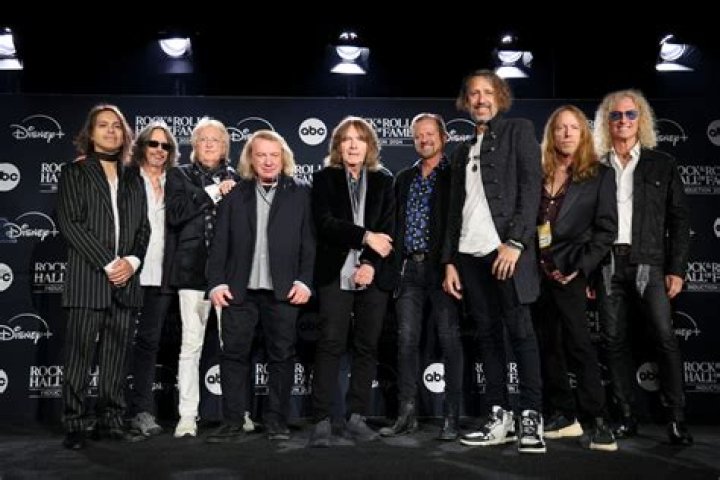 See Lou Gramm's Beautiful Wife In These Stunning Photos