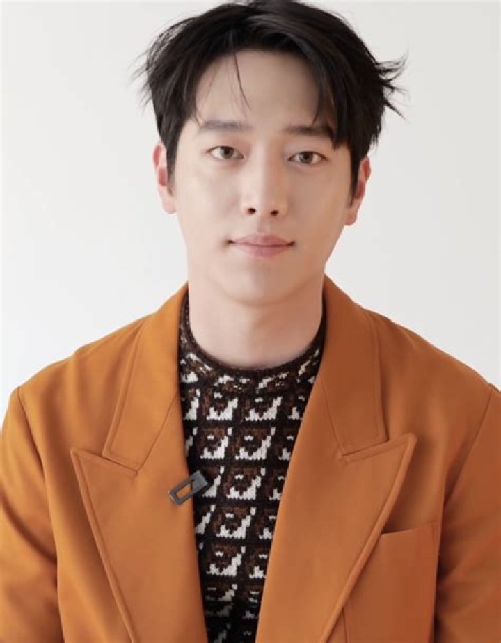 SEO KANG JOON 서강준 pe Instagram &bdquo;You like this couple? 💕&rdquo; Seo kang