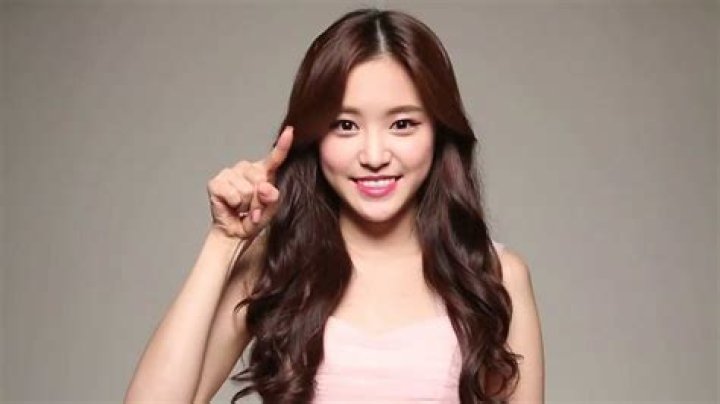 Son Naeun (Apink) Height, Plastic Surgery, Sister, Biography Kpop Wiki