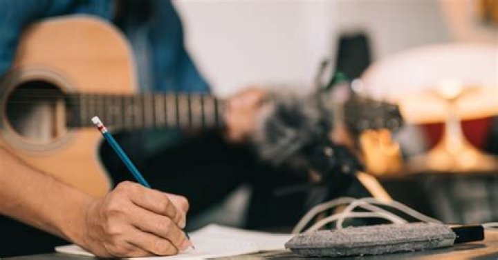 Songwriter, Gscnine