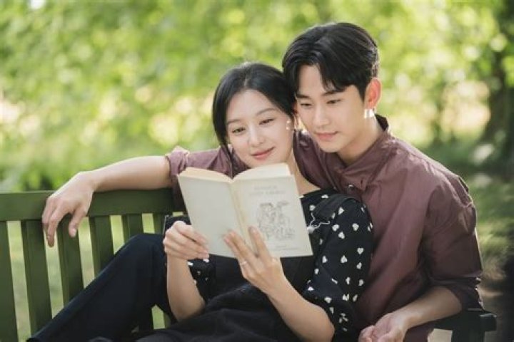 Soo Hyun's Love Life: Unveiling His Girlfriend