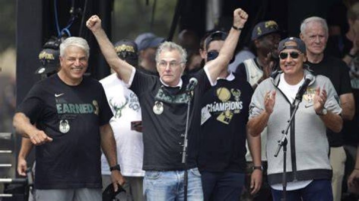 Sports SPAC from Bucks Owner Dinan Seeks 250 Million for Team, Media