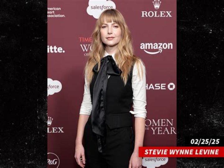 Stevie Wynne Levine Wiki 2021 Net Worth, Height, Weight, Relationship