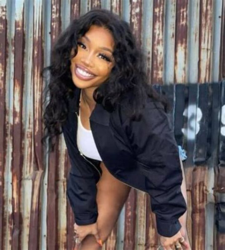 SZA Height, Weight, Age, Measurements, Family, Net Worth, Boyfriend