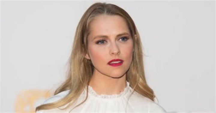 Teresa Palmer Age, Birthday, Height, Net Worth, Family, Salary
