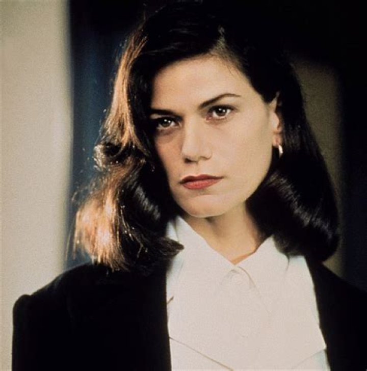 The Enigmatic Linda Fiorentino: A Hollywood Legend