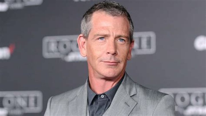 The Outsider, actor Ben Mendelsohn comments on the ending and has his