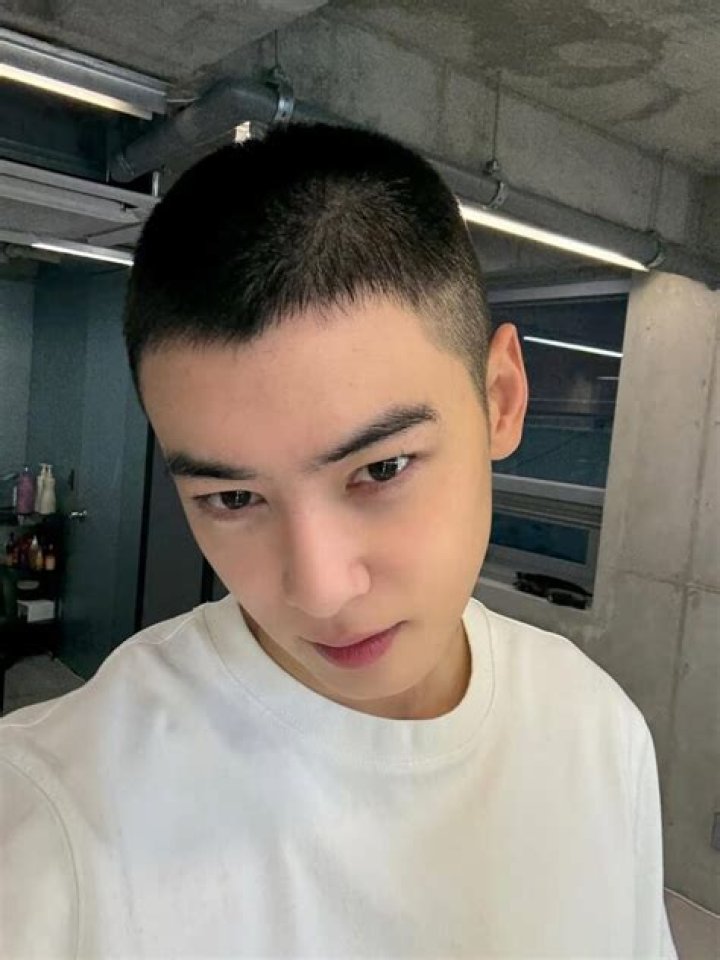 The Rumored Engagement Of Cha Eun Woo: Exploring The Evidence