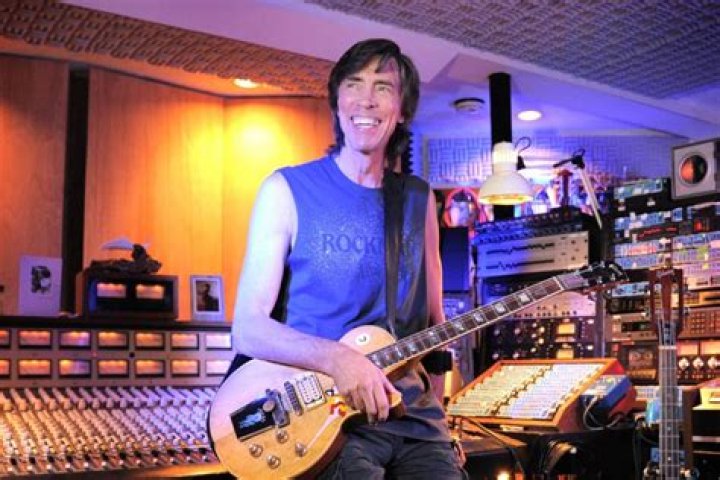 The Story Of Tom Scholz And The Fortune He Earned From Boston’s Self