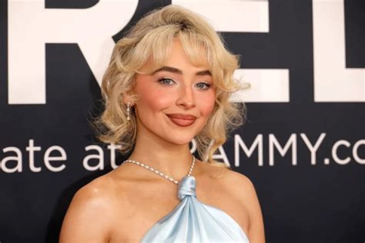 This Is Sabrina Carpenter’s Natural Hair Color, and It Is
