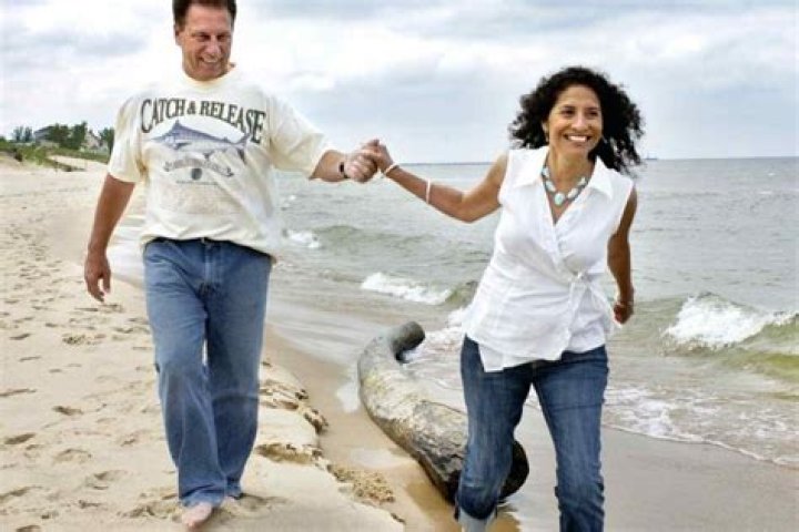 Tom Izzo is Married to Wife Lupe Marinez Izzo. Kids Raquel, Steven
