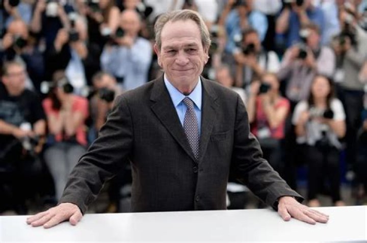 Tommy Lee Jones Net Worth 2021, Height, Age, Wiki, Wife, Birthday