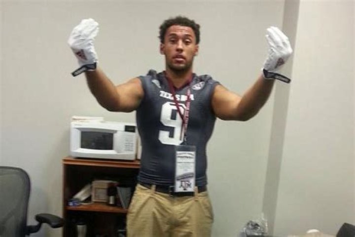 Top Texas DE James Lockhart commits to the Texas A&M Aggies