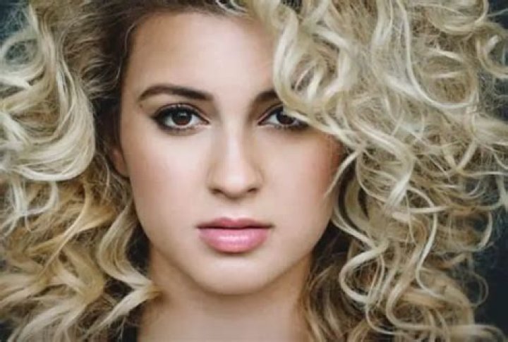 Tori Kelly Net Worth and Husband Bio, Age, Parents, Children and Songs