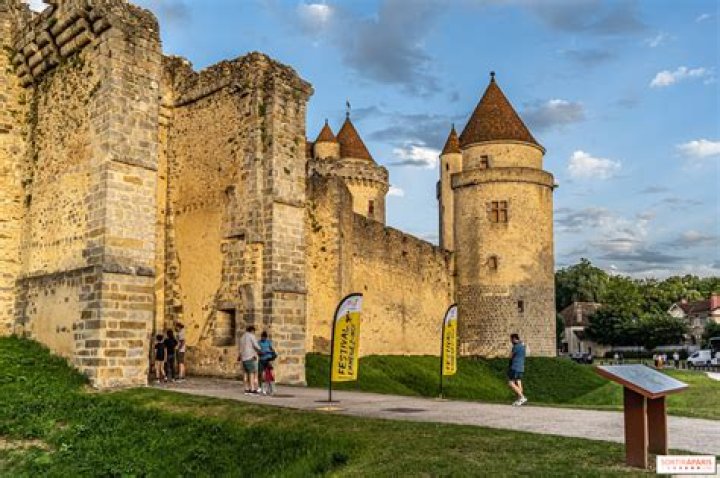 Tours, Gscnine