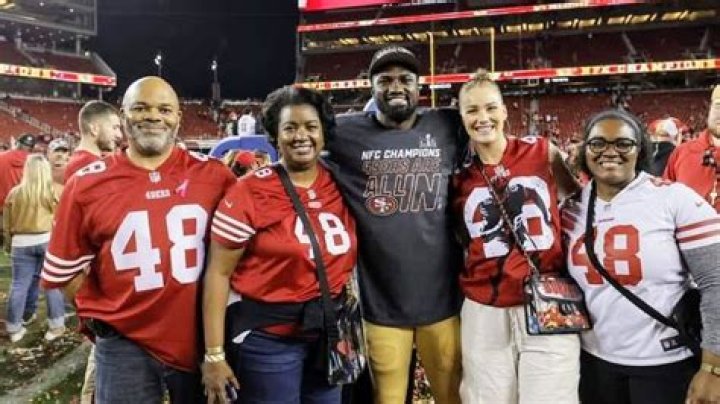 Treylon Burks Family Parents And Siblings Y&ecirc;n Trấn