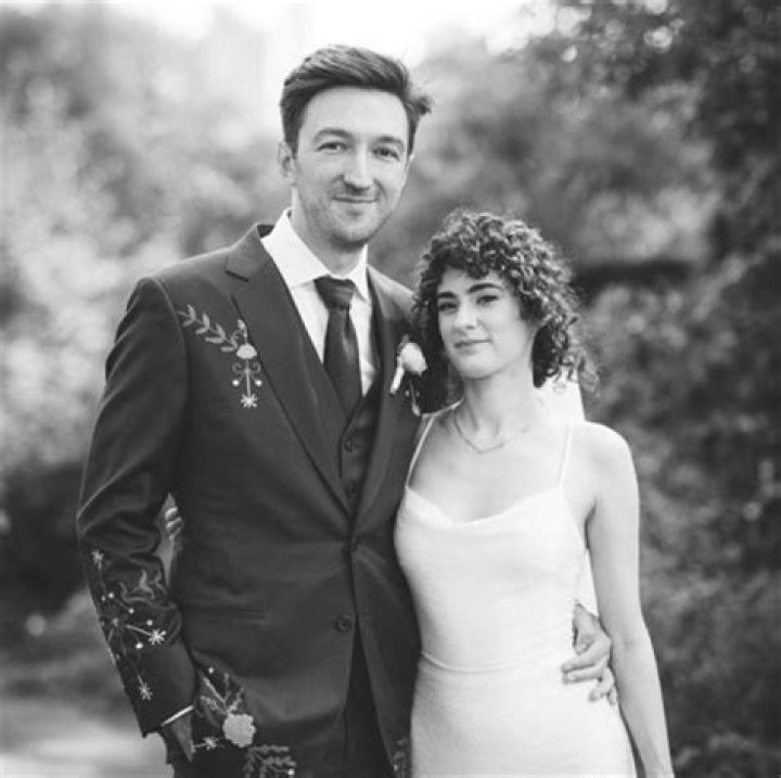 Unveiling The Matrimonial Life Of Dermot Mulroney: Discoveries And Insights