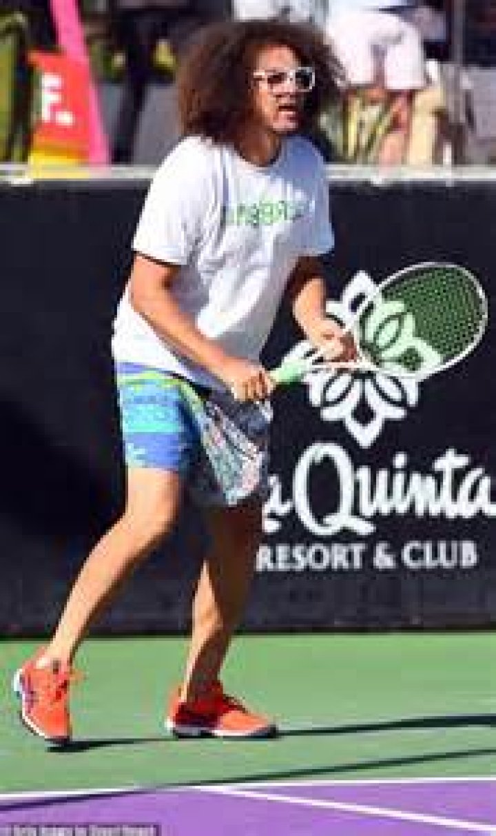 Victoria Azarenka in Instagram hookup with Aussie teen Thanasi