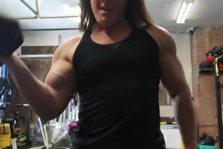 Videos HerBicepsCam