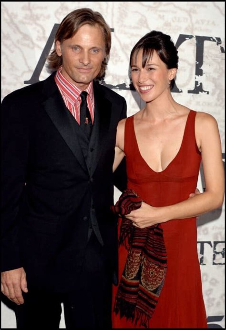Viggo Mortensen en couple avec Ariadna Gil les rares apparitions d'un