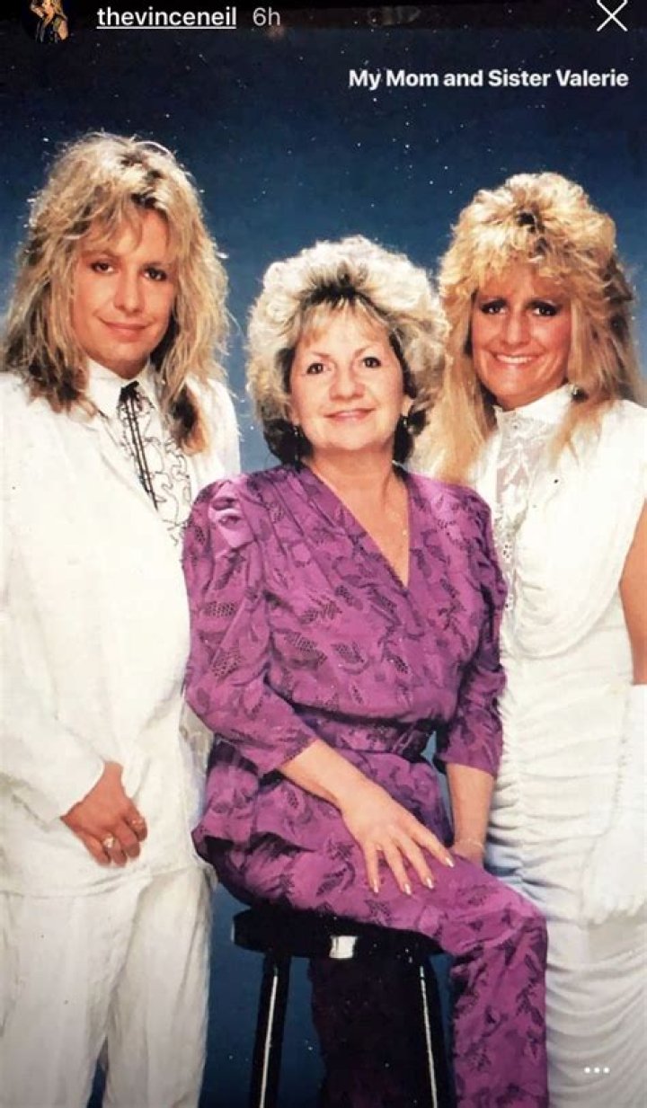 Vince Neil And his family Crua