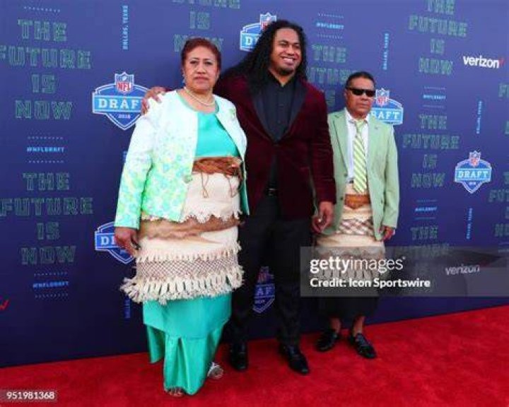 Vita Vea Parents: Meet Sione Vea and Fipe Vea.