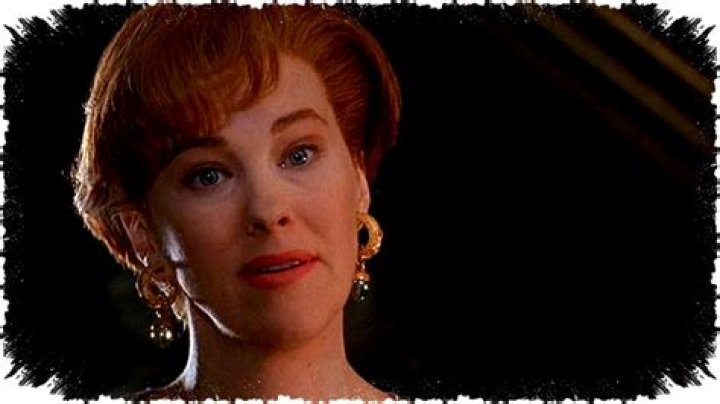 Watch Catherine O'Hara visit the cast of Beetlejuice on Broadway