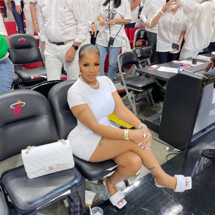 Watch Yung Miami&rsquo;s Mom Keenya Young Shoots Her Shot At Lil Baby On
